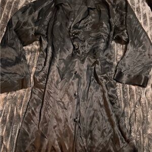 Linda Hartman Black 100% Silk sleep shirt/Blouse/dress size L